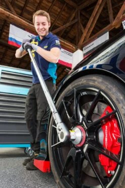 HAZET Drehmomentschlüssel 300-800 Nm 2% Vierkant Massiv 20mm 3/4 Zoll 6145-1CTCAL 23 HAZET Drehmomentschlüssel 300-800 Nm 2% Vierkant Massiv 20mm 3/4 Zoll 6145-1CTCAL -Werkzeug Store 6145 1ct 23detail 23lifestyle 233vGkTDI0XGzUf9